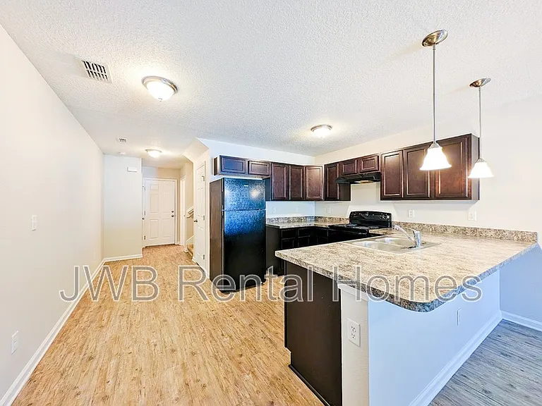 8443 McGirts Village Ln — Photo 2