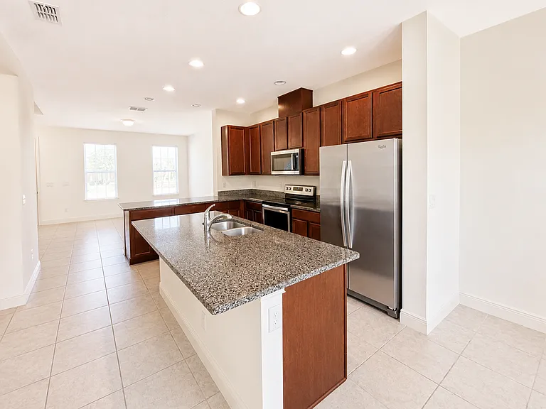 15555 Honeybell Dr — Photo 3