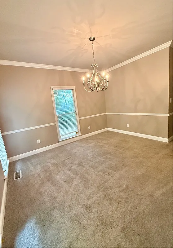 4 bed, 2.5 bath, 2512 sqft, $2,375 — Photo 4