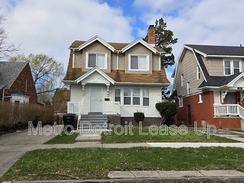 3651 Buckingham Ave