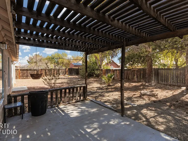 130 Falcon St — Photo 18