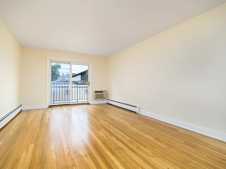 470 Glenbrook Rd #2I — Photo 18