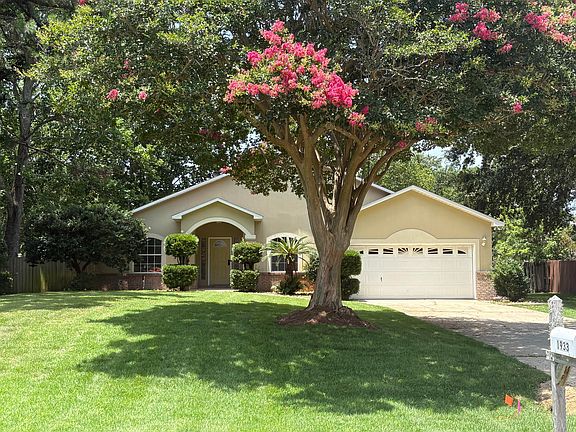 2nd image of 1933 Sparrow Ln