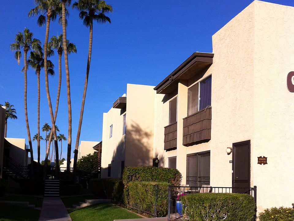 CAMELBACK CONDO