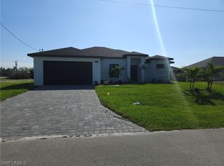 476 NE 3rd Place Cpe, Coral, FL 33909