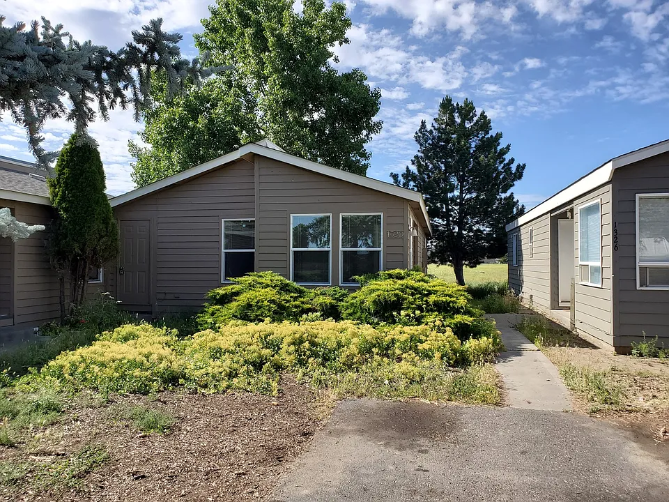 1320 SW Obsidian Ave