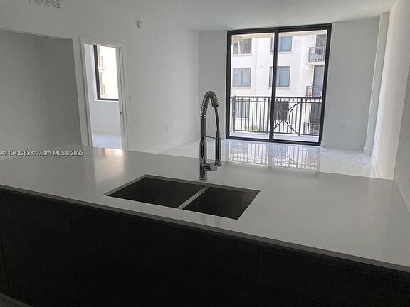 4th image of 301 Altara Ave #622