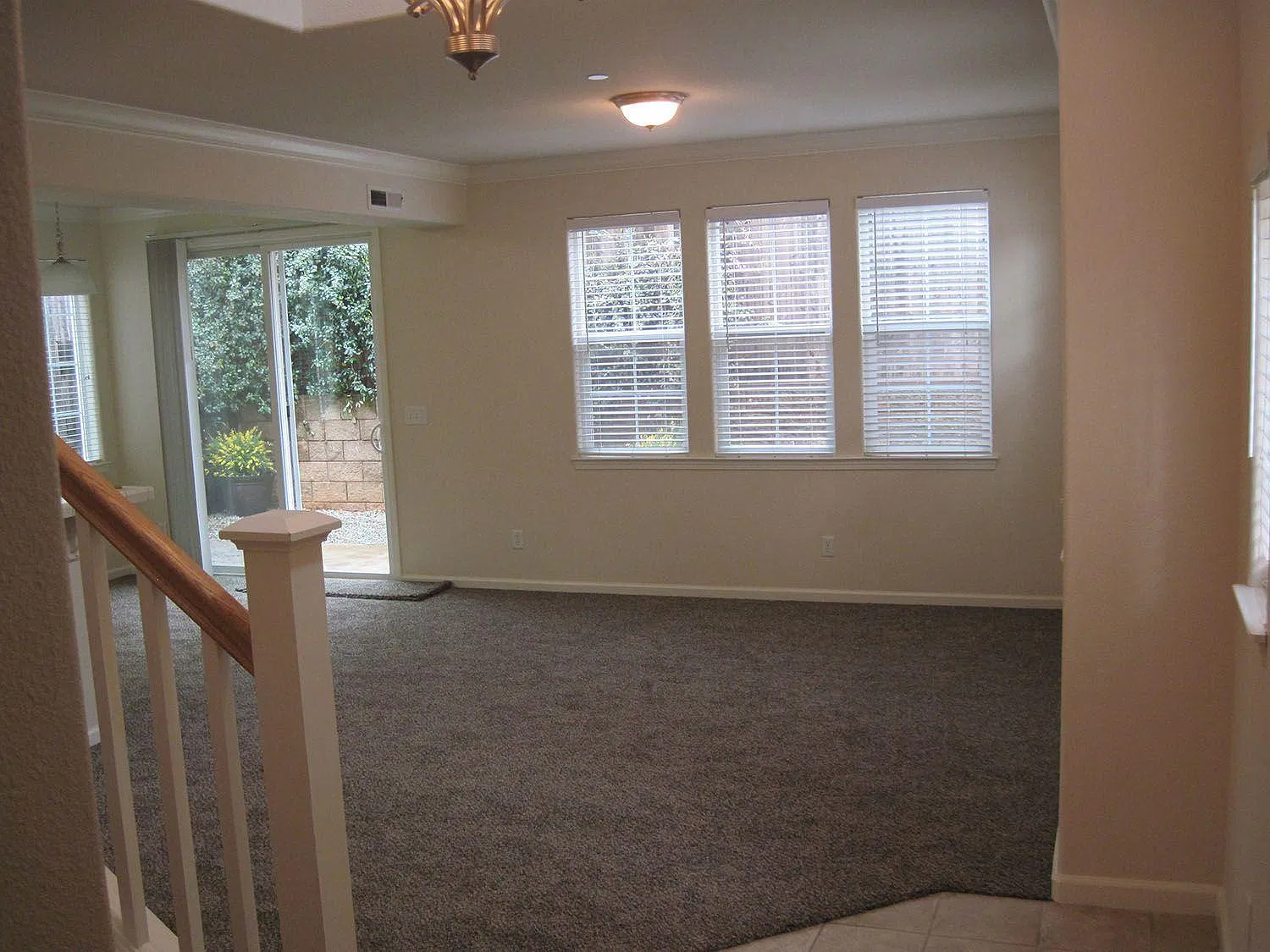 2341 La Villa Way — Photo 3