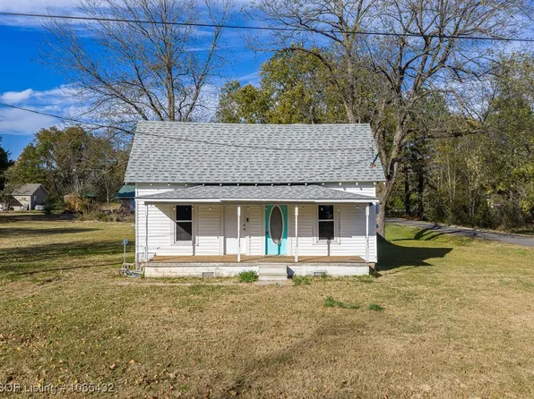 277 E Grove St, Magazine, AR 72943