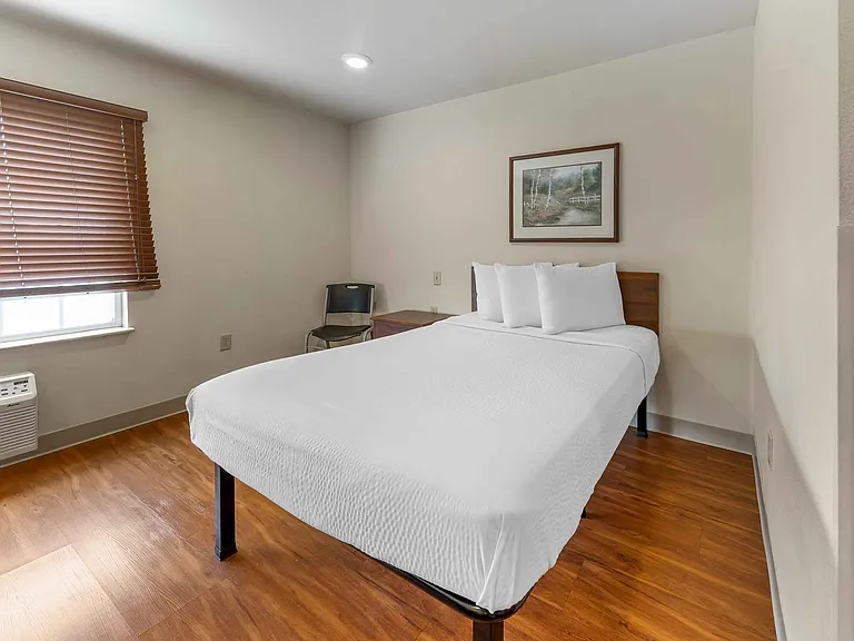 Studio Suite - 1 Full Bed