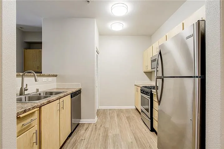 Sierra Oaks — Photo 20