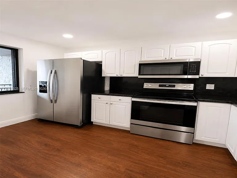 16571 Blatt Blvd #203 — Photo 7