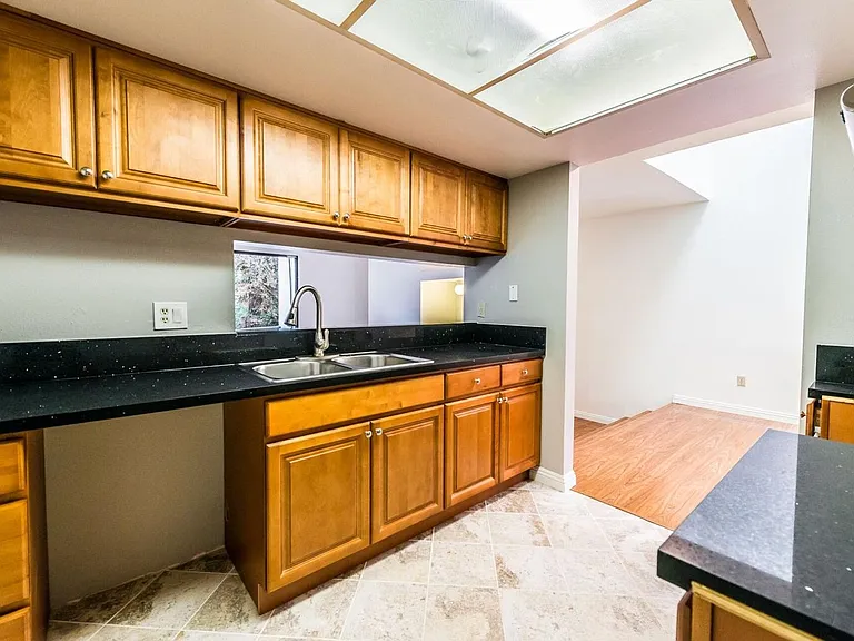 818 N Monterey St #19 — Photo 4