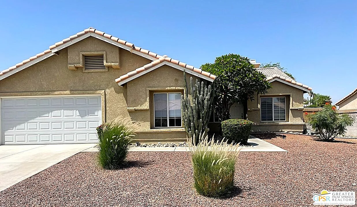 4 bed, 2.0 bath, 1618 sqft, $3,500 — Photo 1
