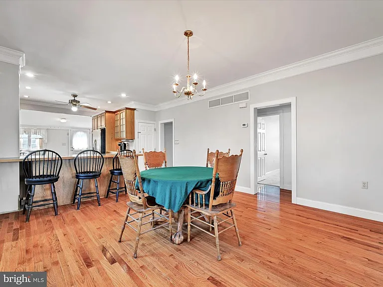 19 Beechwood Rd — Photo 15