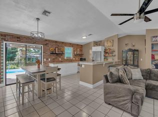 937 Riviera Ave, Sebastian, FL 32958