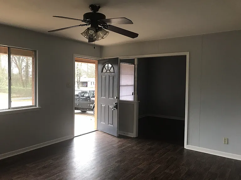 303 Drake Blvd — Photo 4