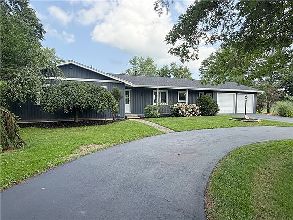 3rd image of 1562 Ridge Rd