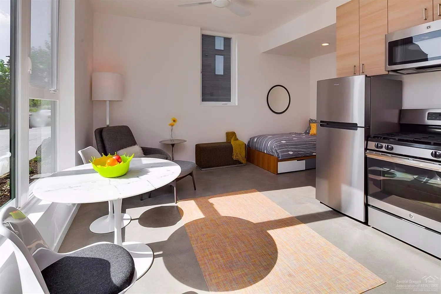 Studio, 250 sqft, $1,550 — Photo 2