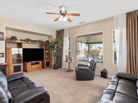 4th image of 60284 Honeysuckle St
