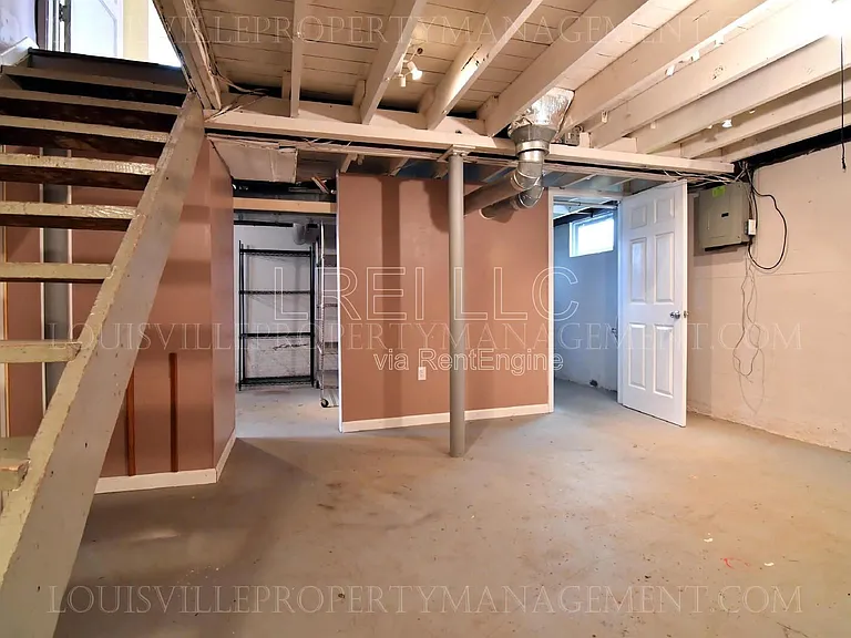 702 Compton St — Photo 13