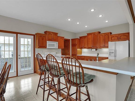 5th image of 1610 Shannon Lakes Dr