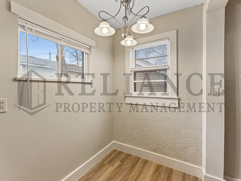 2719 W Douglas Ave — Photo 10