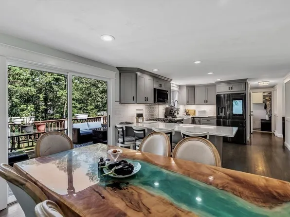 30 Chippingstone Rd, Barnstable, MA 02630