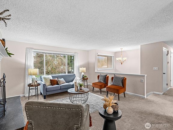 4th image of 1030 204th Place SE