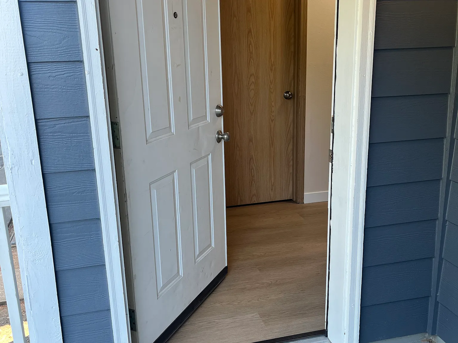 3 bed, 2.5 bath, 1180 sqft, $2,500 — Photo 2