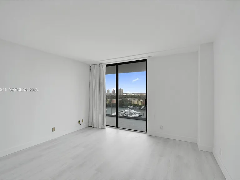 19707 Turnberry Way #16C — Photo 36