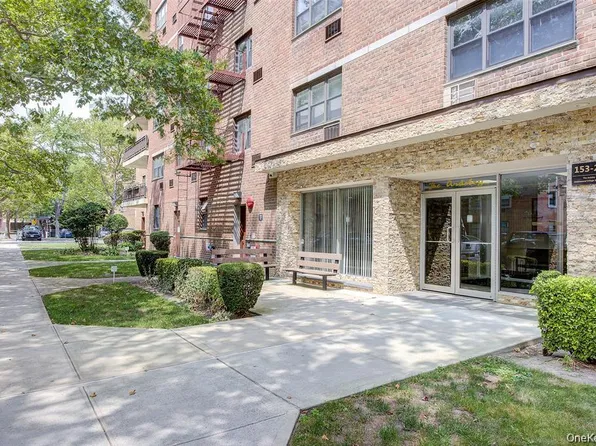 153-25 88 Street #3A, Howard Beach, NY 11414