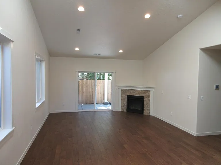 2856 Huettl Ln — Photo 11