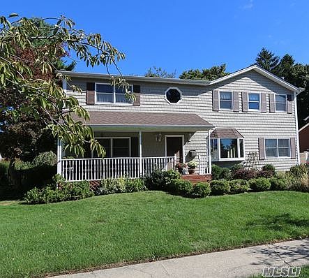 1st image of 112 Yorkshire Dr
