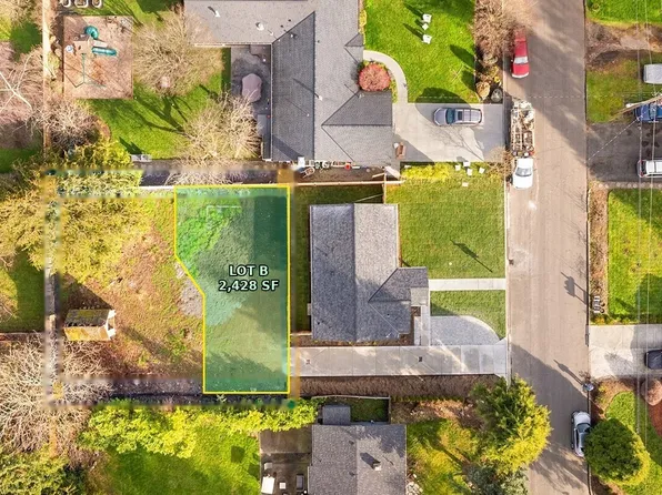8708 NE 140th Street #B, Kirkland, WA 98034