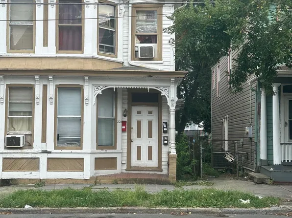 223 W Martin St, Martinsburg, WV 25401