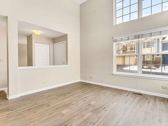 4th image of 741 Old Creek Ct