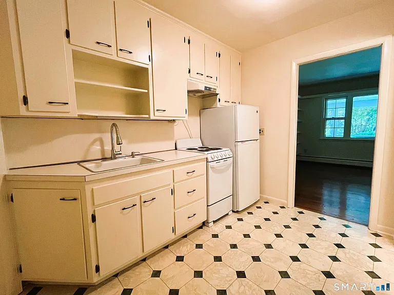 3 Arbor Dr #3 — Photo 9
