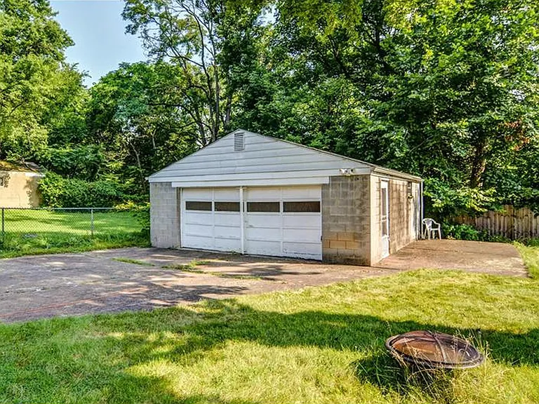 2038 Stonelea St — Photo 25