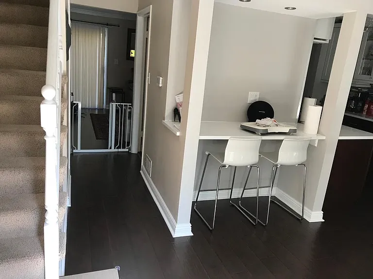 Entrance/Bar