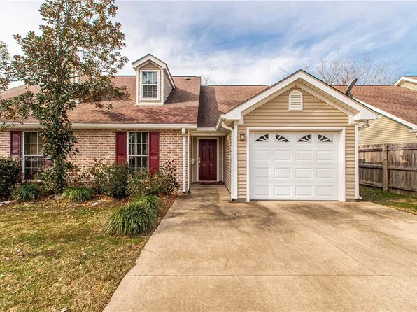 204 S General Pershing St, Hammond, LA 70403