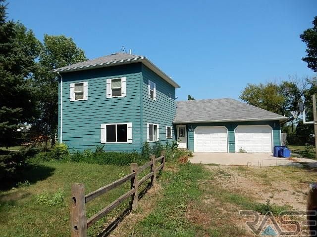 1st image of 522 Lake Ave N