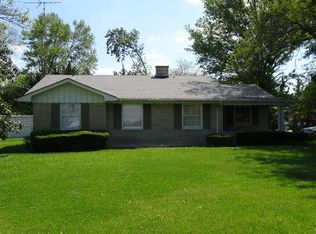 1601 Sunset Dr, Carmi, IL 62821