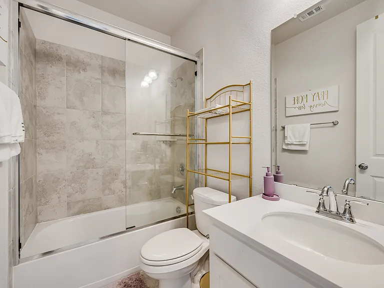 1524 Buckthorn Rd — Photo 1