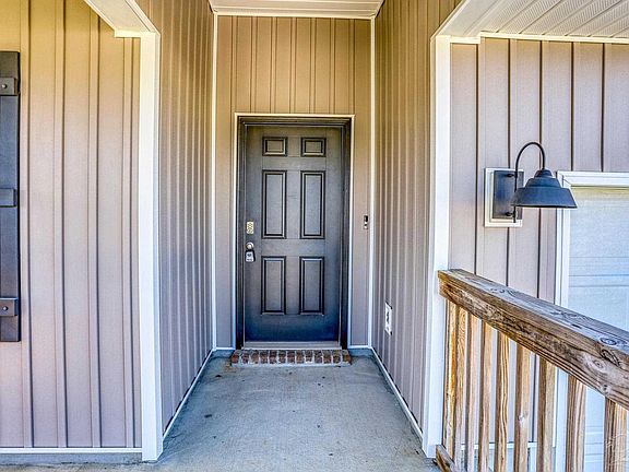 3rd image of 5952 Smarty Jones Way