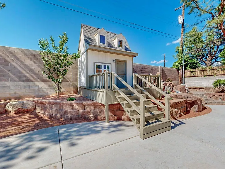 8005 Pickard Ave NE — Photo 45