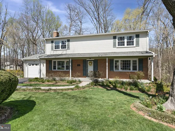 7102 Bear Ct, Springfield, VA 22153