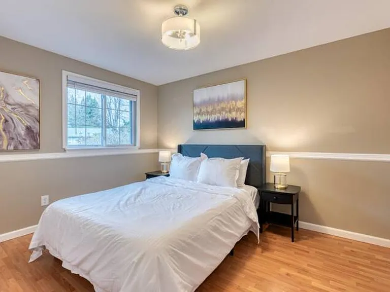 2nd Bedroom with Queen bed