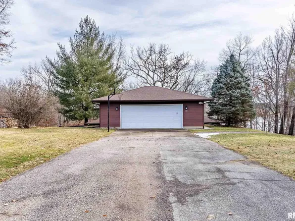 109 Cherrywood Ct, Dahinda, IL 61428