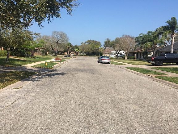 5th image of 341 Haroldson Dr